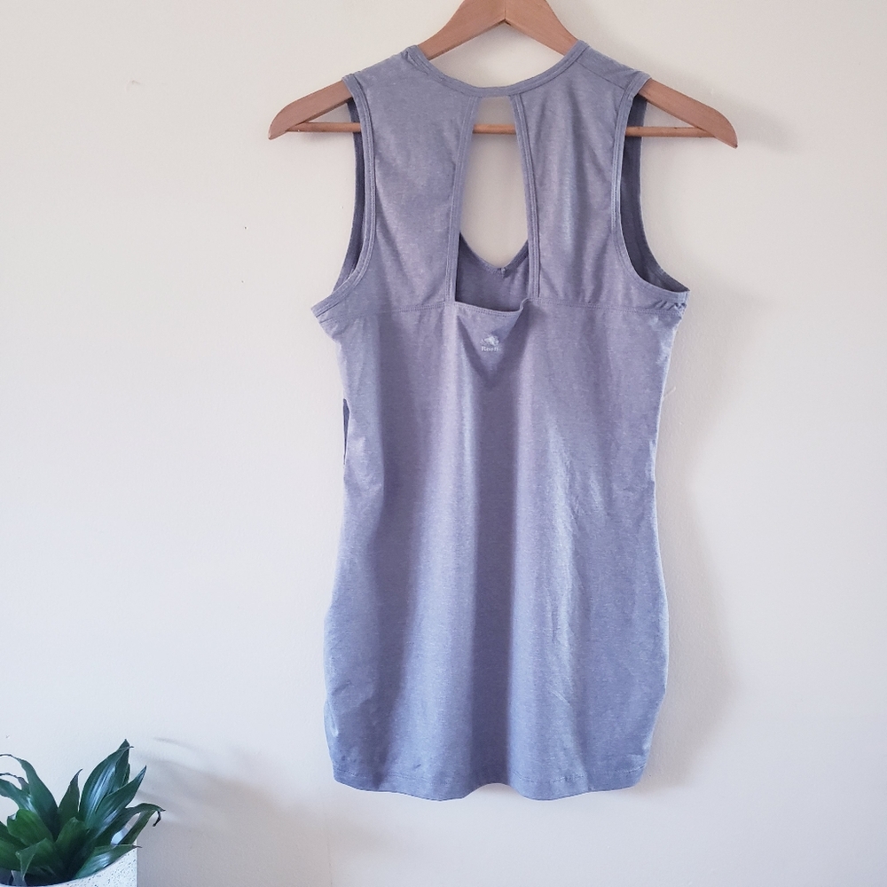 ROOTS Hip Length V Neck /Key Hole Open Back Athletic Tank - L - Picture 7 of 12